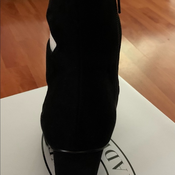 STEVE MADDEN Black Suede Heels - Picture 3 of 5